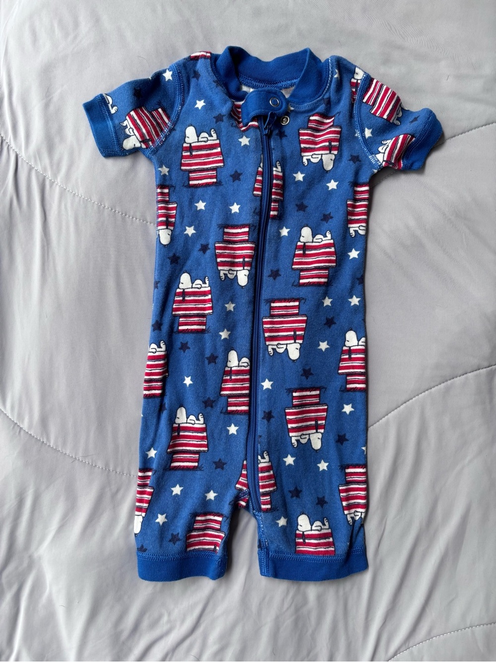 🎉bundle 3 or more items for 50% discount!🎉 Hanna Andersson snoopy pajamas